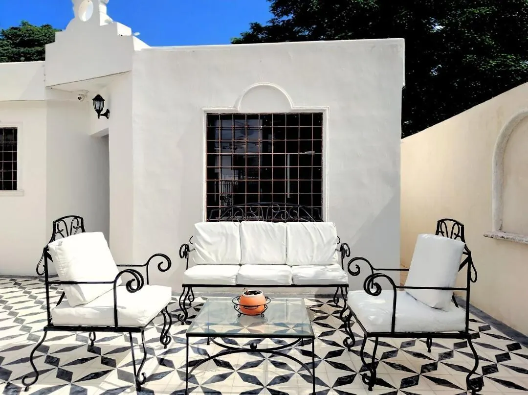 Nueva - Casa Bugambilia Con Alberca Privada Y Cochera 메리다